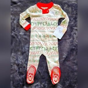 New baby Burt's Bees snug-fit Christmas Organic Cotton footed pajama size 3/6 mn